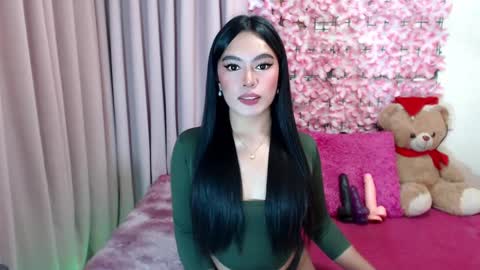 Snapshot of martha_fox chatting on 12/19/24, 10:45 DONT FORGET TO FOLLOW ME AND GIVE ME A THUMBS UP GUYS- martha online show from 12/19/24, 10:45