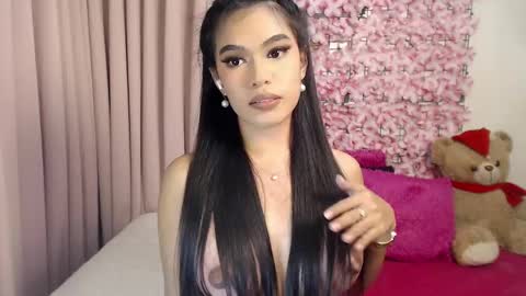 Snapshot of martha_fox chatting on 02/19/25, 01:39 DONT FORGET TO FOLLOW ME AND GIVE ME A THUMBS UP GUYS- martha online show from 02/19/25, 01:39