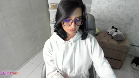 Snapshot of martiiinaa_ chatting on 02/06/25, 04:25 Martina online show from 02/06/25, 04:25