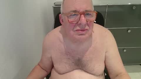 Snapshot of martin_1947 chatting on 11/05/25, 08:53 martin_1947 online show from 11/05/25, 08:53