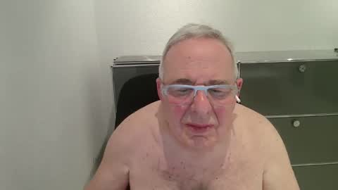 Snapshot of martin_1947 chatting on 03/16/26, 09:30 martin_1947 online show from 03/16/26, 09:30