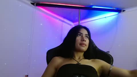 100 explicit here. follow  online show from 04/28/26, 11:43