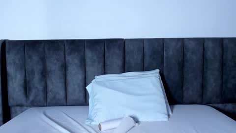 Laura online show from 01/26/25, 07:41