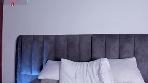 Laura online show from 02/03/25, 01:09