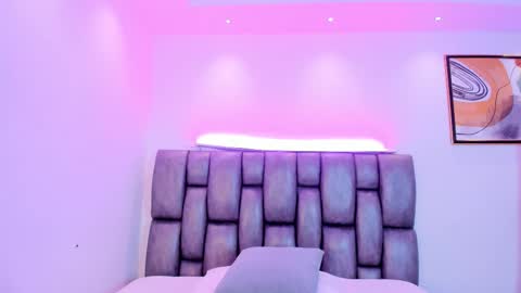 Martina online show from 11/25/25, 01:55