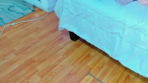 Snapshot of martina_miiller chatting on 07/17/26, 12:01 martina mIIler online show from 07/17/26, 12:01