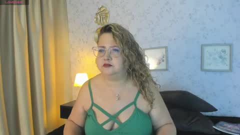 Snapshot of martinacurvy_ chatting on 05/26/26, 10:44 Martina Caicedo online show from 05/26/26, 10:44
