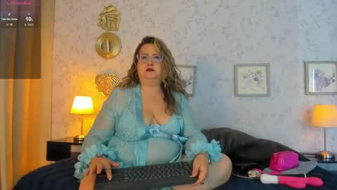 Snapshot of martinacurvy_ chatting on 06/05/26, 10:43 Martina Caicedo online show from 06/05/26, 10:43