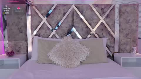 Martina Garcia online show from 11/14/25, 07:56