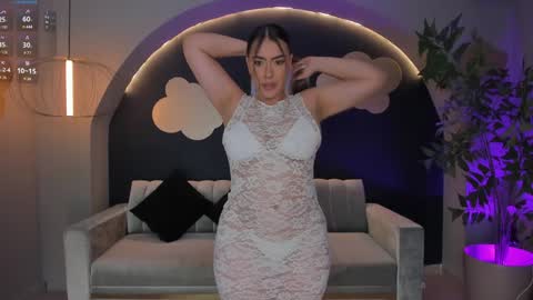 Snapshot of martinnabonnet chatting on 02/04/25, 01:38 Martinna Bonnet online show from 02/04/25, 01:38