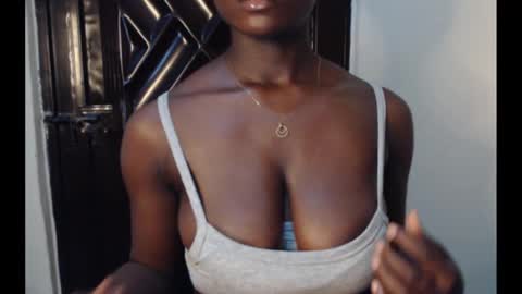 Snapshot of marvelous_pussy chatting on 03/04/25, 11:00 sonia online show from 03/04/25, 11:00