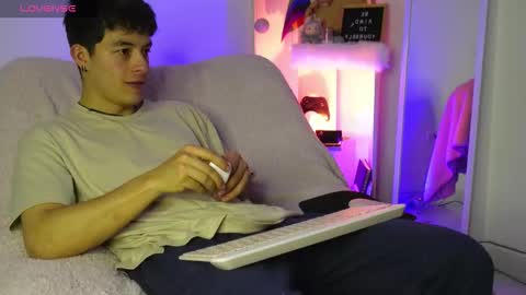 Snapshot of mary_and_andres chatting on 09/22/25, 06:59 Mary and Andrs online show from 09/22/25, 06:59