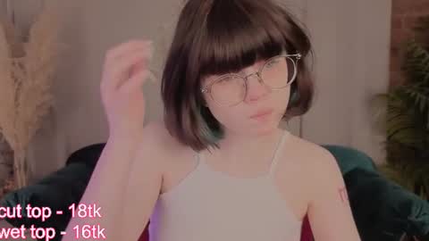 Snapshot of mary_backerr chatting on 06/17/26, 01:23 Mary online show from 06/17/26, 01:23