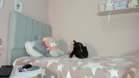 Snapshot of mary_cute9 chatting on 10/20/25, 12:27 mary_cute9 online show from 10/20/25, 12:27