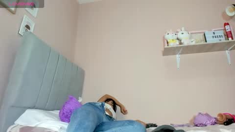 Snapshot of mary_cute9 chatting on 11/26/25, 12:17 mary_cute9 online show from 11/26/25, 12:17