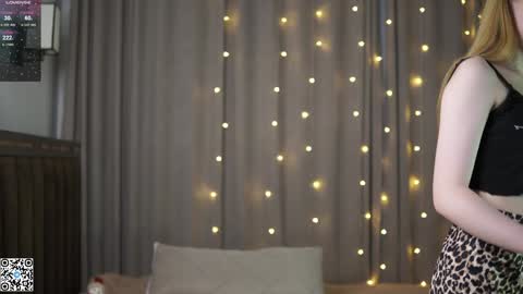 Snapshot of mary_hope_u chatting on 12/14/24, 01:16 Mary online show from 12/14/24, 01:16