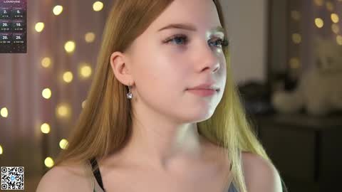 Snapshot of mary_hope_u chatting on 12/15/24, 09:35 Mary online show from 12/15/24, 09:35