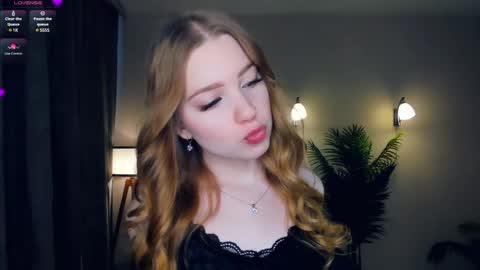 Snapshot of mary_hope_u chatting on 03/03/25, 07:10 Mary online show from 03/03/25, 07:10