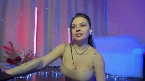 Snapshot of mary_julia chatting on 01/13/26, 12:05 Julia online show from 01/13/26, 12:05