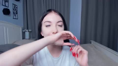 Snapshot of mary_loky chatting on 12/15/25, 10:08 Mary online show from 12/15/25, 10:08