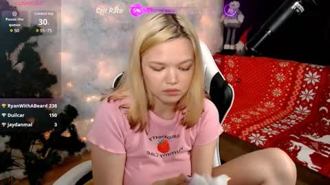 Snapshot of mary_lunar chatting on 12/11/24, 09:01 Mary online show from 12/11/24, 09:01