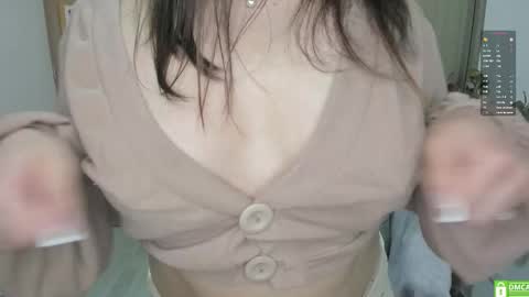 Girl of your dreams  online show from 11/29/25, 02:14