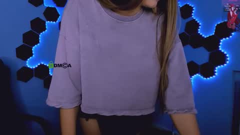 Snapshot of mary_moon__ chatting on 03/09/26, 08:02 mary_moon__ online show from 03/09/26, 08:02