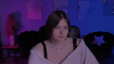 Snapshot of mary_moon__ chatting on 04/21/26, 02:51 mary_moon__ online show from 04/21/26, 02:51