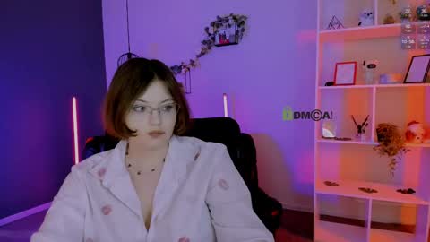 Snapshot of mary_moon__ chatting on 04/22/26, 07:15 mary_moon__ online show from 04/22/26, 07:15