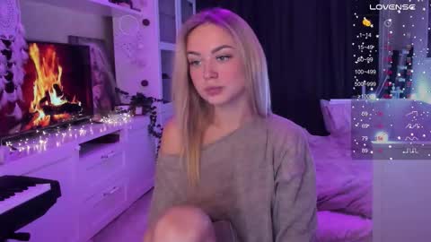 Snapshot of mary_romance chatting on 11/23/25, 06:35 Mary online show from 11/23/25, 06:35