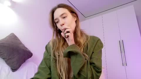 HelIo  Everyone Im MaryWelcome  to my room and  lets have  a good  time  together with me   online show from 06/18/26, 08:02