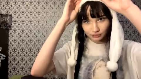 Sofia online show from 11/28/25, 01:58