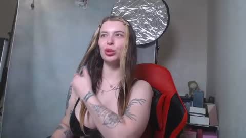Snapshot of maryh0tlove chatting on 07/25/26, 02:58 maryh0tlove online show from 07/25/26, 02:58