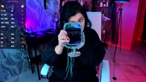 Mary online show from 11/26/25, 06:47