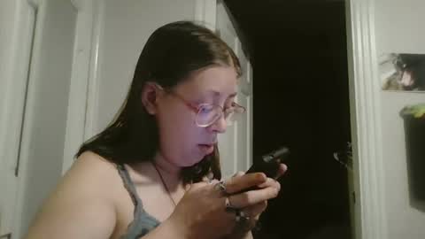 Snapshot of maryjaneflowers chatting on 12/04/24, 08:23 maryjaneflowers online show from 12/04/24, 08:23