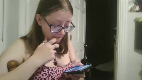 Snapshot of maryjaneflowers chatting on 12/07/24, 11:07 maryjaneflowers online show from 12/07/24, 11:07