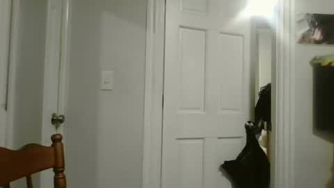 Snapshot of maryjaneflowers chatting on 12/09/24, 10:00 maryjaneflowers online show from 12/09/24, 10:00