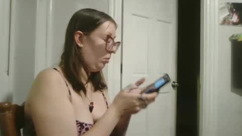 Snapshot of maryjaneflowers chatting on 12/24/24, 11:06 maryjaneflowers online show from 12/24/24, 11:06