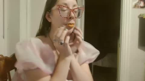 Snapshot of maryjaneflowers chatting on 12/25/24, 09:45 maryjaneflowers online show from 12/25/24, 09:45