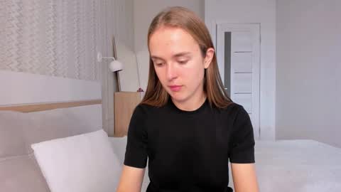 Mari online show from 11/14/25, 11:31