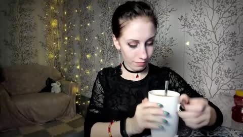 Snapshot of marylou_ chatting on 11/26/25, 11:44 Mary Lou online show from 11/26/25, 11:44