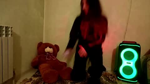 Snapshot of marylourosmarin chatting on 03/26/26, 06:35 Trixie online show from 03/26/26, 06:35