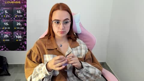 Dulce Maria online show from 12/17/24, 10:00