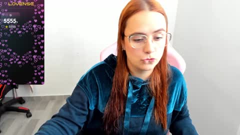 Dulce Maria online show from 01/06/25, 07:24