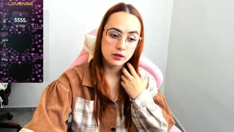 Dulce Maria online show from 02/06/25, 04:47