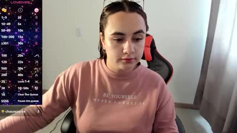 Dulce Maria online show from 10/17/25, 07:16