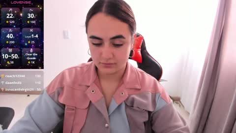 Snapshot of maryluna95 chatting on 05/07/26, 06:13 Dulce Maria online show from 05/07/26, 06:13