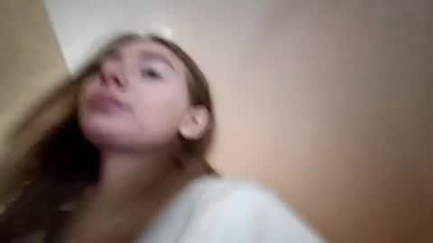 Snapshot of marylynreifsnider chatting on 09/24/25, 06:06 Hi My name is Elina Im 18 years old. online show from 09/24/25, 06:06