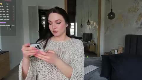 Snapshot of marypsiss chatting on 02/27/25, 12:13 Marina online show from 02/27/25, 12:13