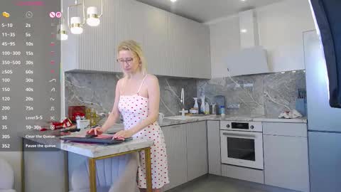 Snapshot of marysantamonika chatting on 03/12/26, 08:20 Mary online show from 03/12/26, 08:20